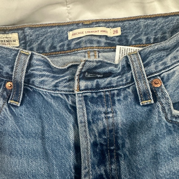 High waisted Levi’s - Picture 3 of 5
